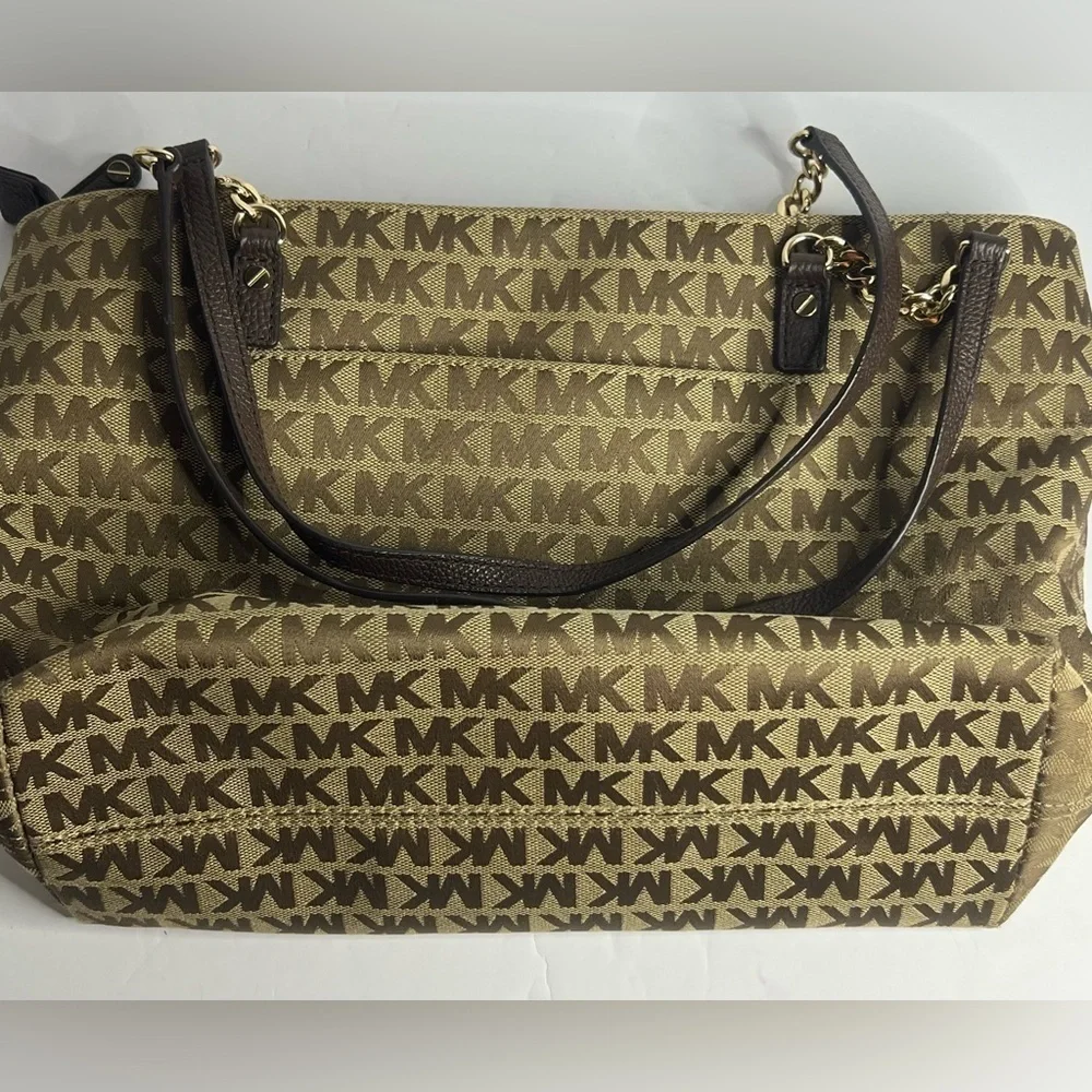 Michael Kors Jet Set Top Zip Tote in Brown with MK Logo design